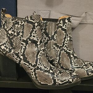 Indigo Rd. Adore Snake Print Booties